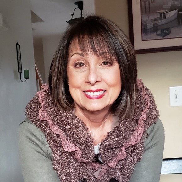 Meet your Posher, Maria - Picture 1 of 1